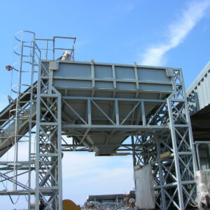 Mobile silo for truck loading